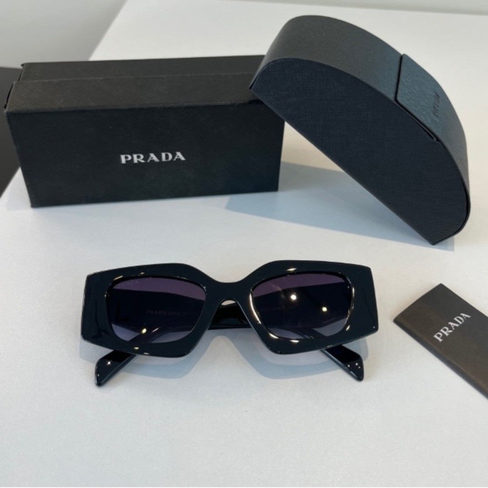 Prada Black Square-Frame Sunglasses with Gradient Lenses - Picture 4 of 9